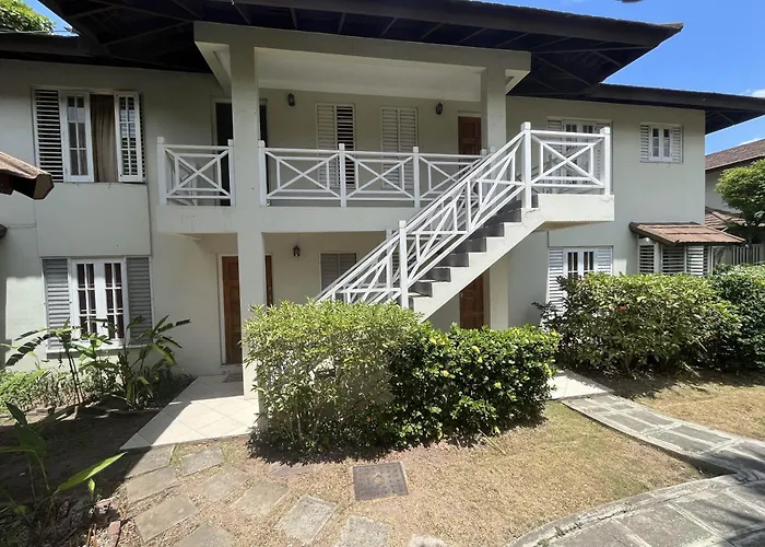 Finest Accommodation Renfrew Place 1 Bedroom Apt # 42 New Kgn 4--12 Renfrew Rd
