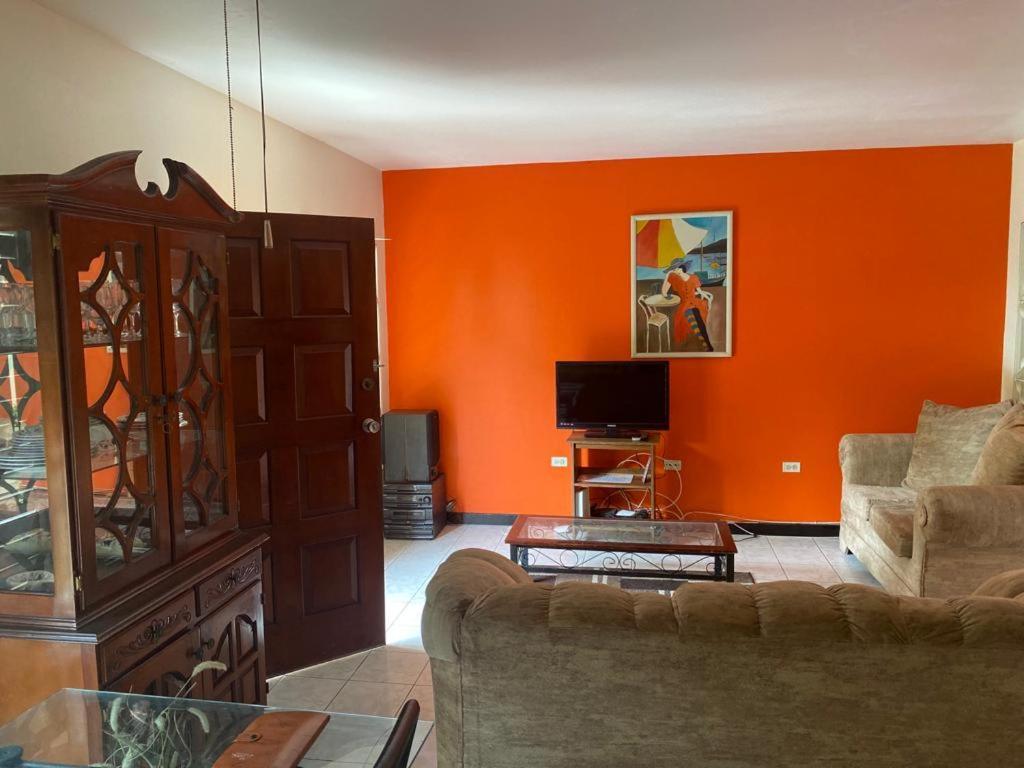 Finest Renfrew Place 1 Bedroom # 42 New Kgn 4--12 Renfrew Rd * Kingston