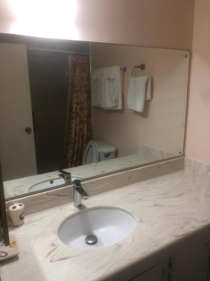 Apartment Finest Renfrew Place 1 Bedroom # 42 New Kgn 4--12 Renfrew Rd Kingston