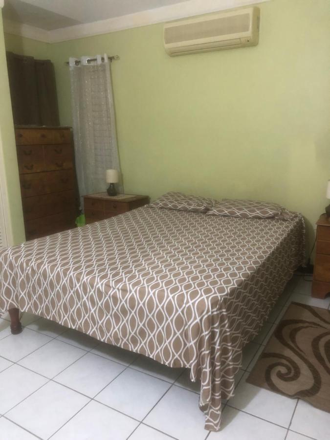 Finest Renfrew Place 1 Bedroom # 42 New Kgn 4--12 Renfrew Rd Apartment Kingston