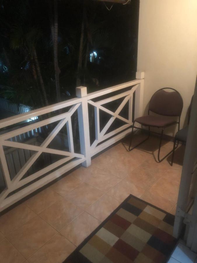 Apartment Finest Renfrew Place 1 Bedroom # 42 New Kgn 4--12 Renfrew Rd *