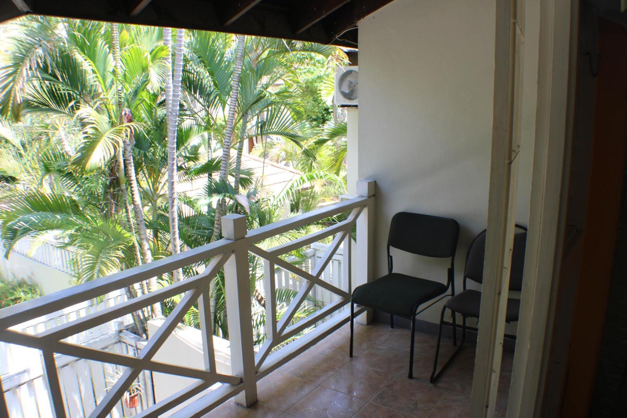 Finest Renfrew Place 1 Bedroom # 42 New Kgn 4--12 Renfrew Rd Kingston