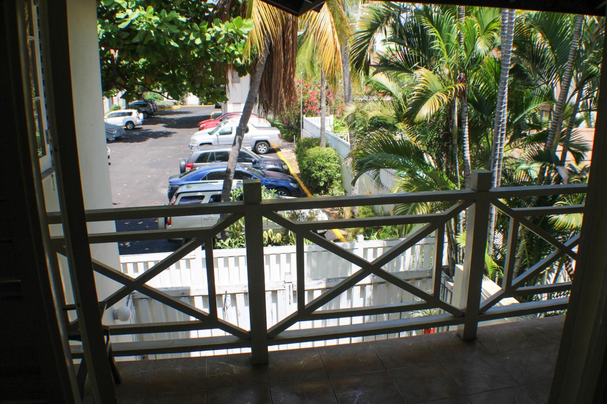 Finest Renfrew Place 1 Bedroom # 42 New Kgn 4--12 Renfrew Rd * Kingston